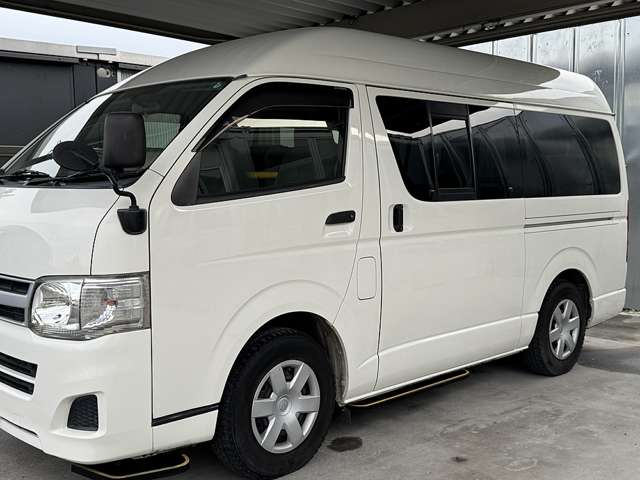 Toyota Hiace Van 12