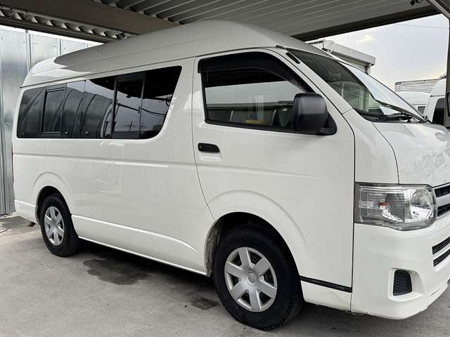 Toyota Hiace Van 8