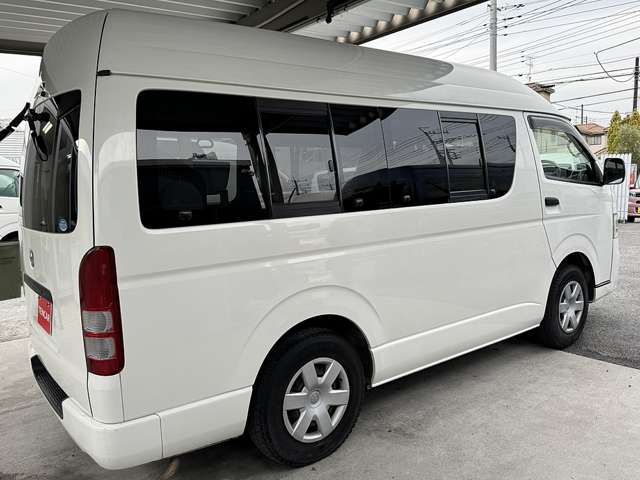 Toyota Hiace Van 9