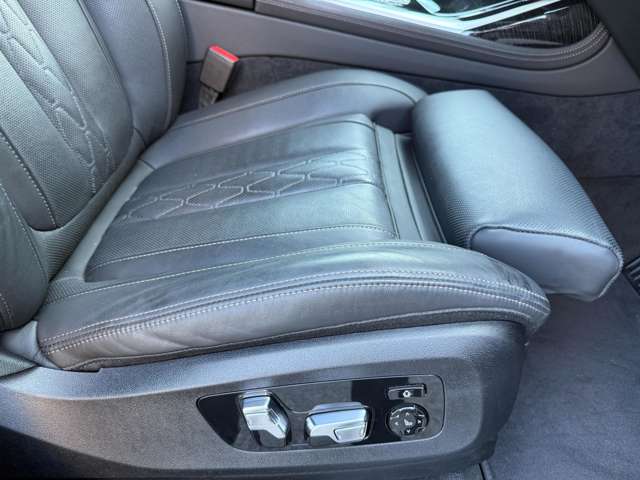 BMW X7 11