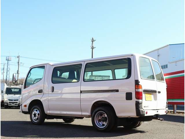 Toyota Dyna Route Van 11
