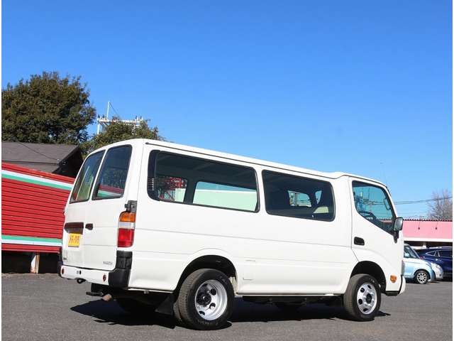 Toyota Dyna Route Van 9