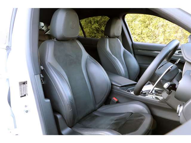 Alfa Romeo Stelvio 12