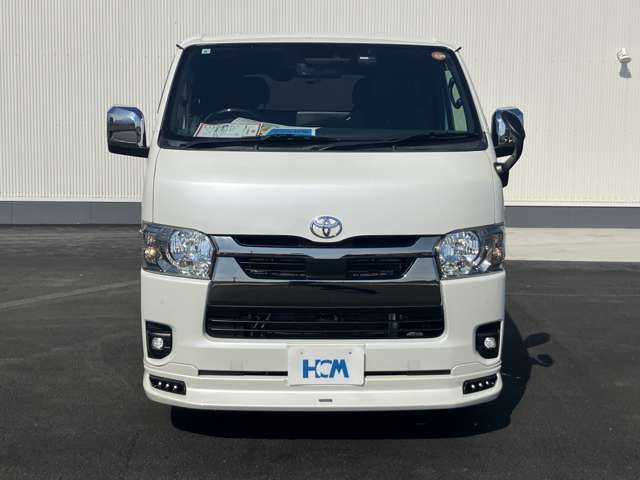 Toyota Hiace Van 5