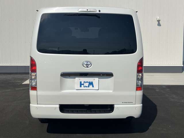 Toyota Hiace Van 6