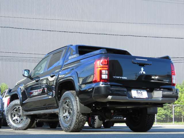 Mitsubishi Triton 12
