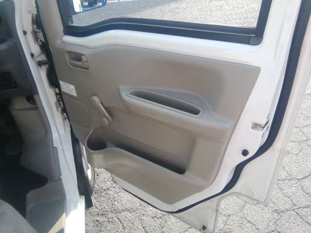 Nissan NV100 Clipper 12
