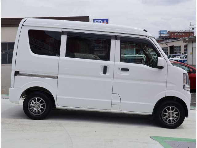 Nissan NV100 Clipper 4