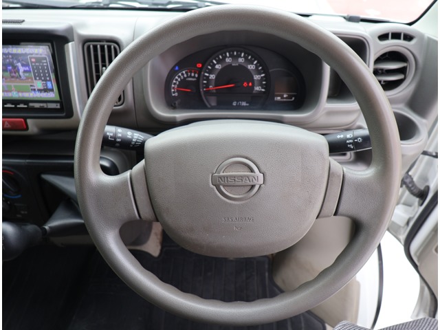 Nissan NV100 Clipper 10