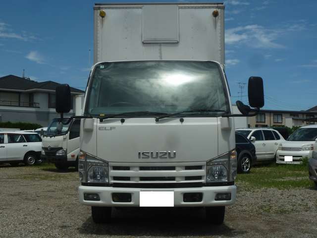 Isuzu Elf 11