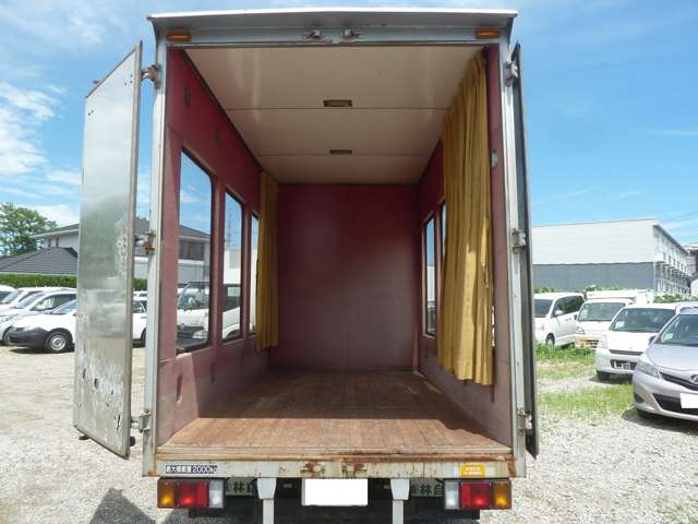 Isuzu Elf 5