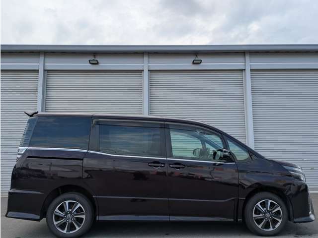Toyota Voxy 5