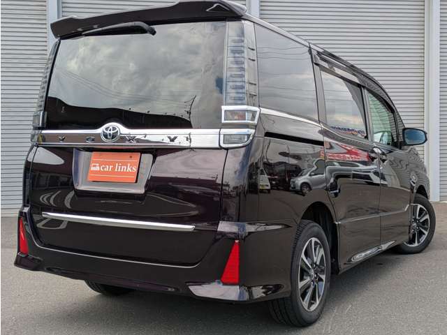 Toyota Voxy 6