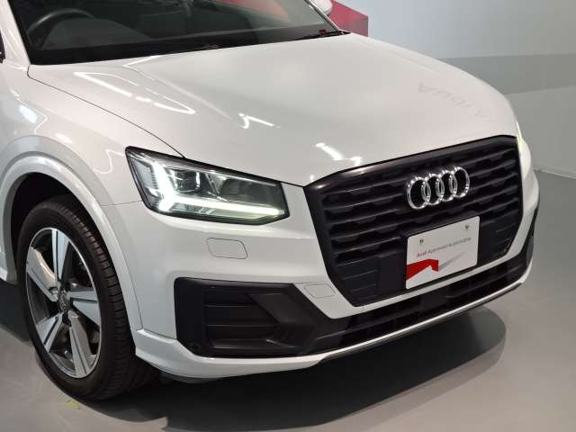 Audi Q2 11