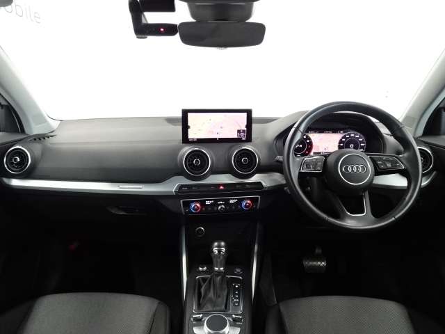 Audi Q2 4