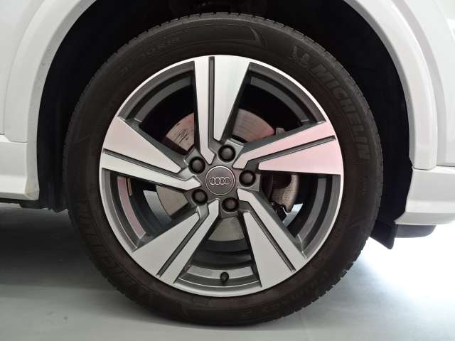 Audi Q2 8
