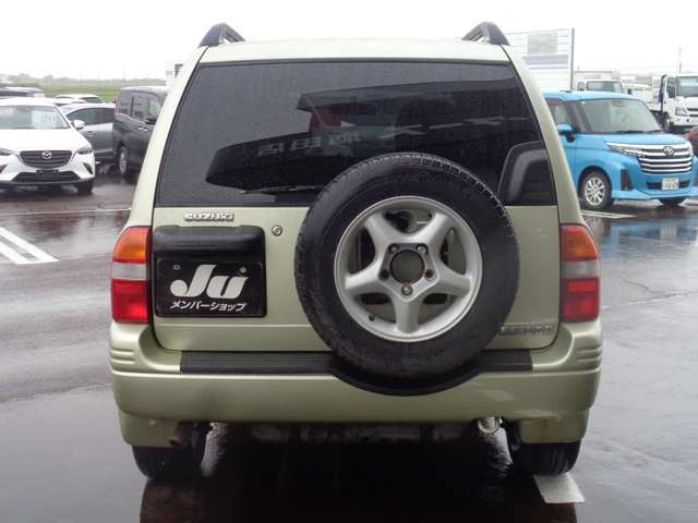 Suzuki Escudo 6