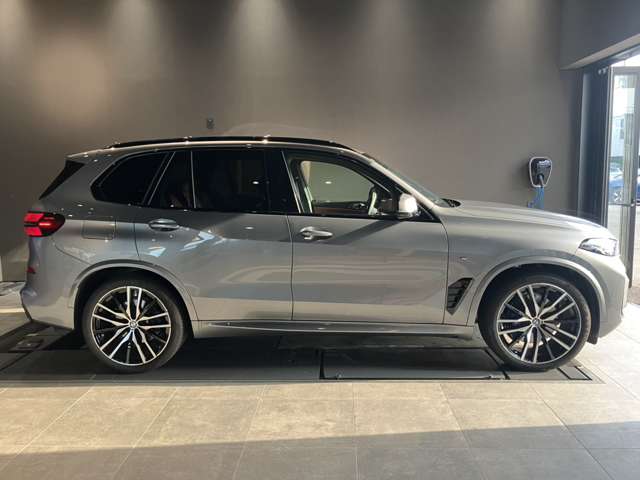 BMW X5 8