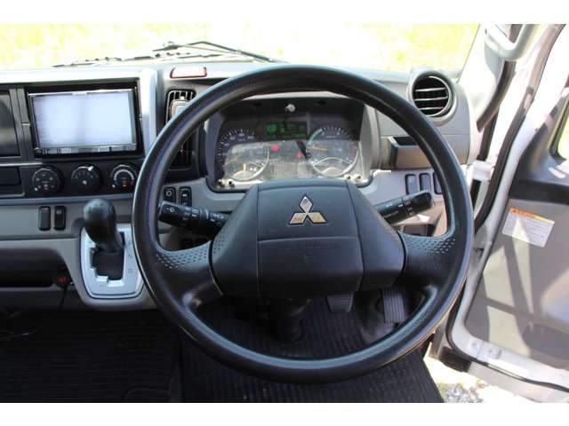 Mitsubishi Fuso Canter 9