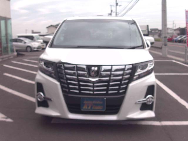 Toyota Alphard 3