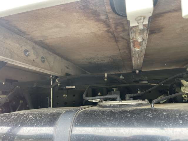 Mitsubishi Fuso Canter 9
