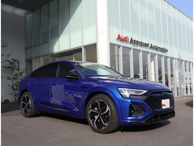 Audi Q8 Sportback e-tron 4