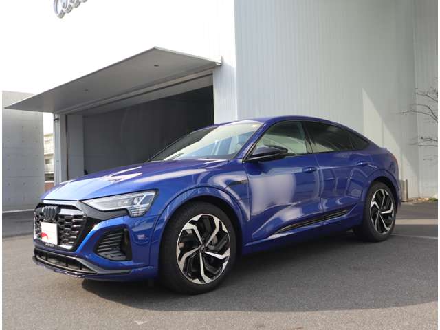 Audi Q8 Sportback e-tron 5