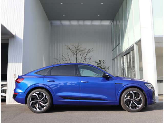 Audi Q8 Sportback e-tron 7