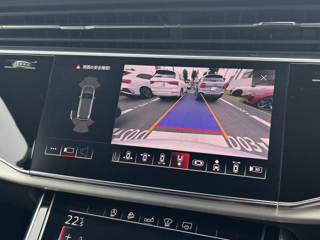 Audi Q7 6