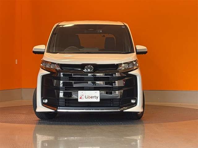 Toyota Noah 5