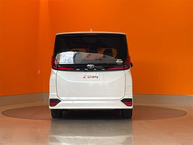 Toyota Noah 9