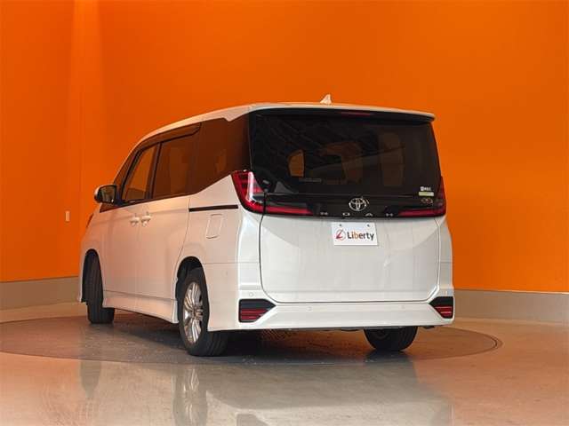 Toyota Noah 10