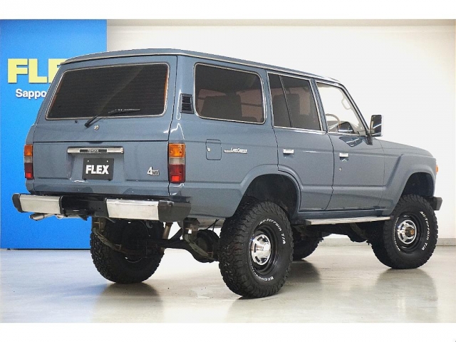 Toyota Land Cruiser 60 8
