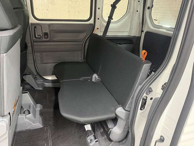 Honda N-VAN 12