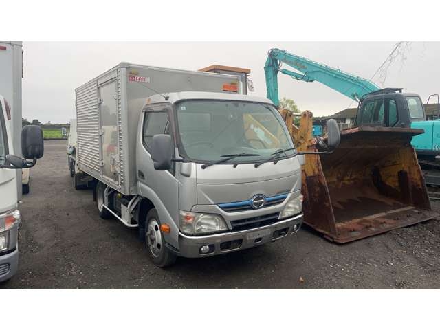 Hino Dutro Hybrid 3
