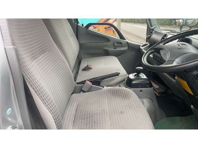 Hino Dutro Hybrid 5