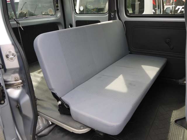 Daihatsu Hijet Cargo 5