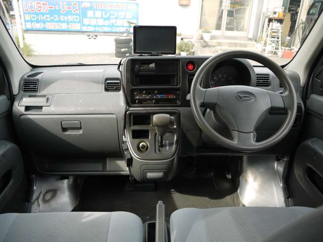 Daihatsu Hijet Cargo 6