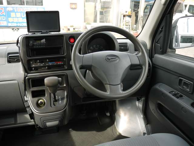 Daihatsu Hijet Cargo 7