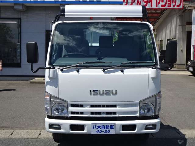 Isuzu Elf 2