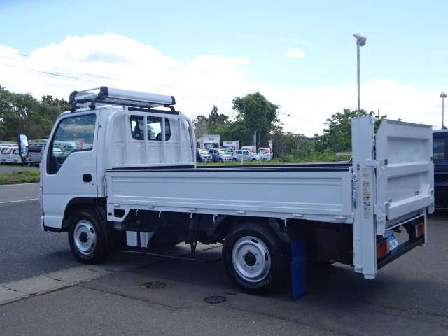 Isuzu Elf 8