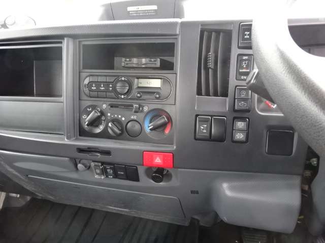 Isuzu Elf 11