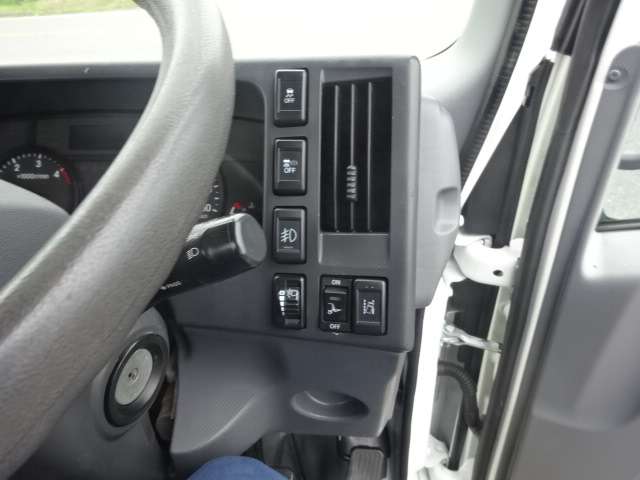 Isuzu Elf 12