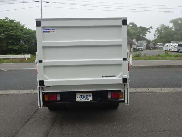 Isuzu Elf 3