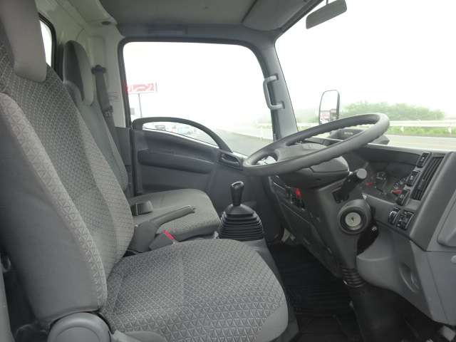 Isuzu Elf 9