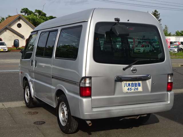 Nissan Vanette 8