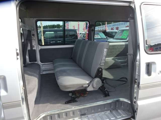 Nissan Vanette 9