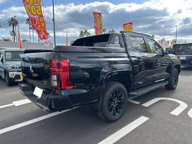 Mitsubishi Triton 11