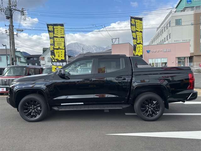 Mitsubishi Triton 8