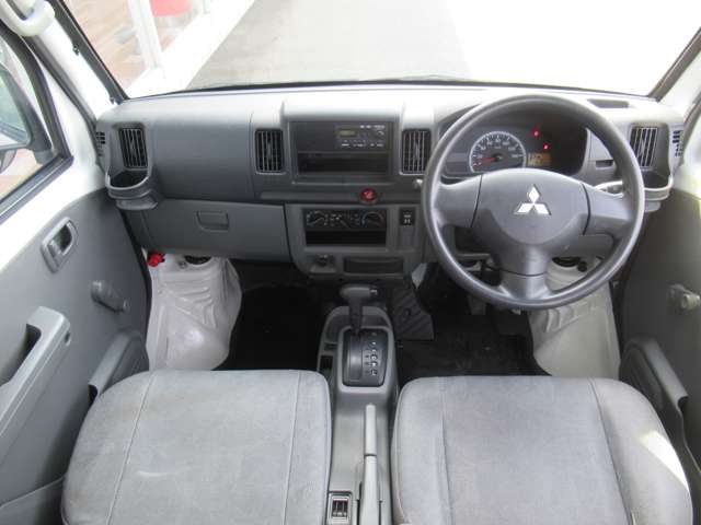 Mitsubishi Minicab Van 11